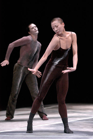 Shen Wei dancers